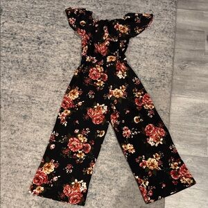 Chic Floral Jumpsuit in Black and Red